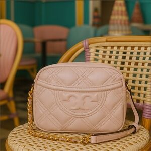 NEW Tory Burch Soft Fleming Shell Pink Quilted Leather Camera Crossbody Bag